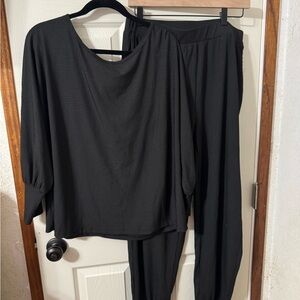 Black Women's Track Pants & Top Set…NWOT Size XL